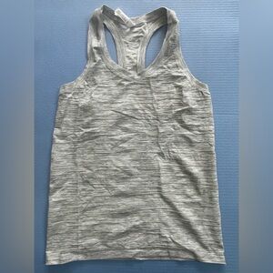 Women's Athleta Momentum Tank - Space Dye - Size L